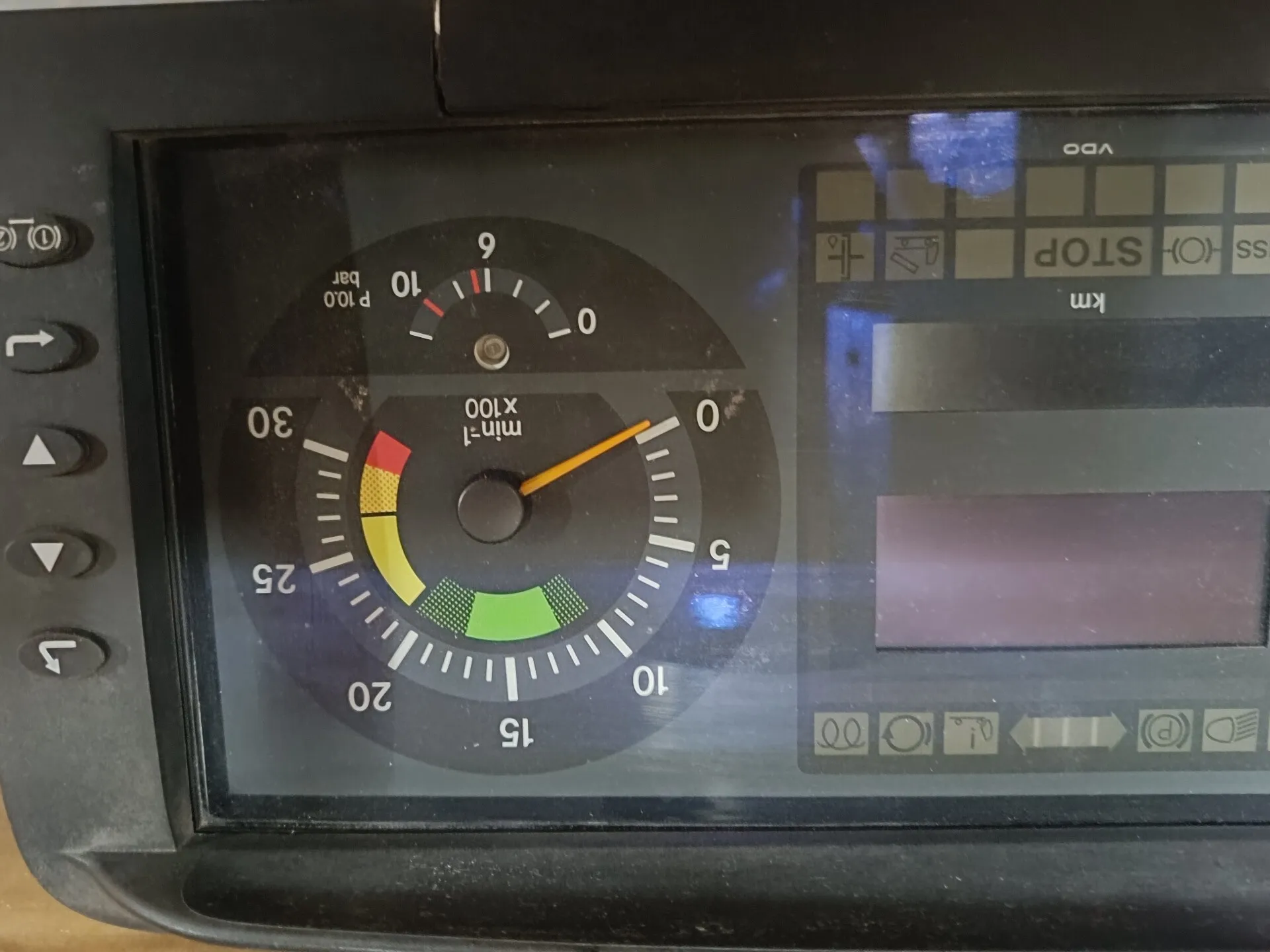 A0044463421 панель приборов Мерседес-Бенц Атего III A0044463421 панель приборов Мерседес-Бенц Атего III