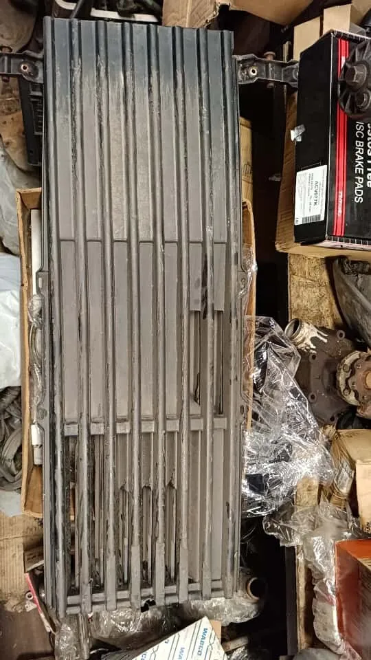 решетка радиатора Mercedes-Benz-814 решетка радиатора Mercedes-Benz-814