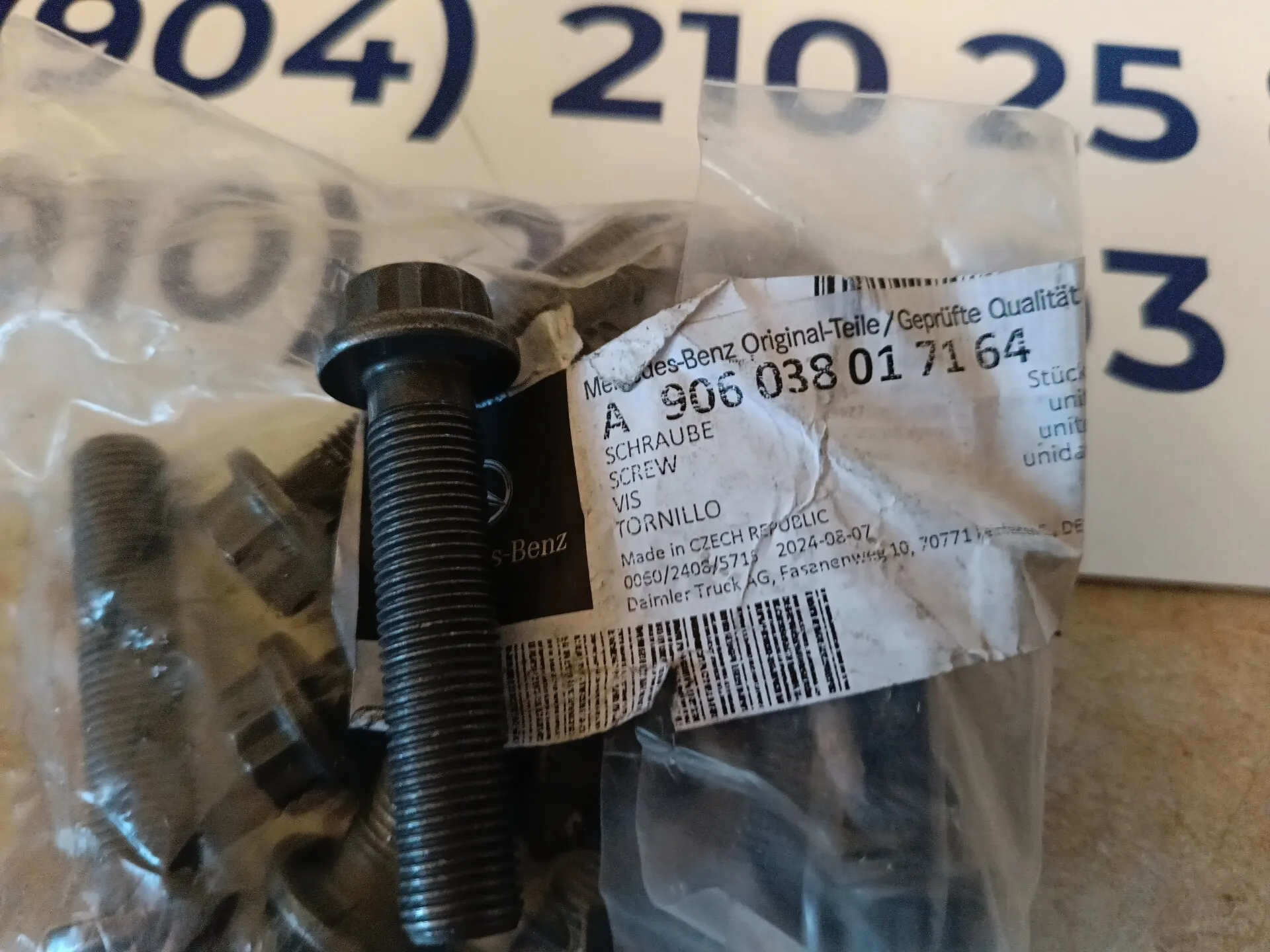 N000933 010347 болт коллектора OM366LA