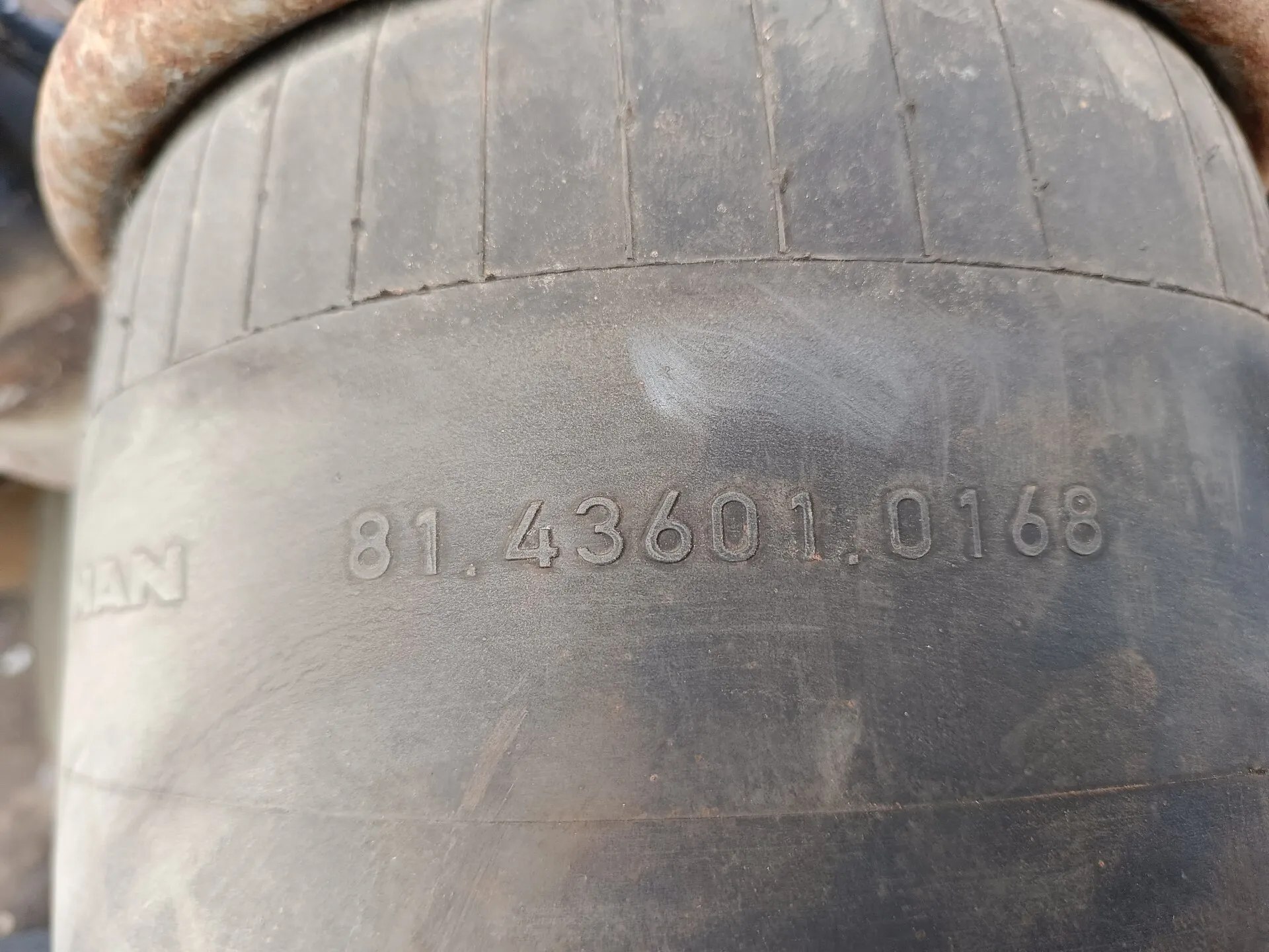 81.43601.0168 пневмоподушка задняя  MAN TGL б/у